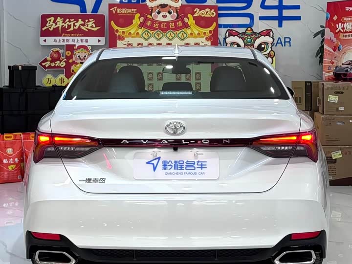 Фото 8 - Toyota Avalon