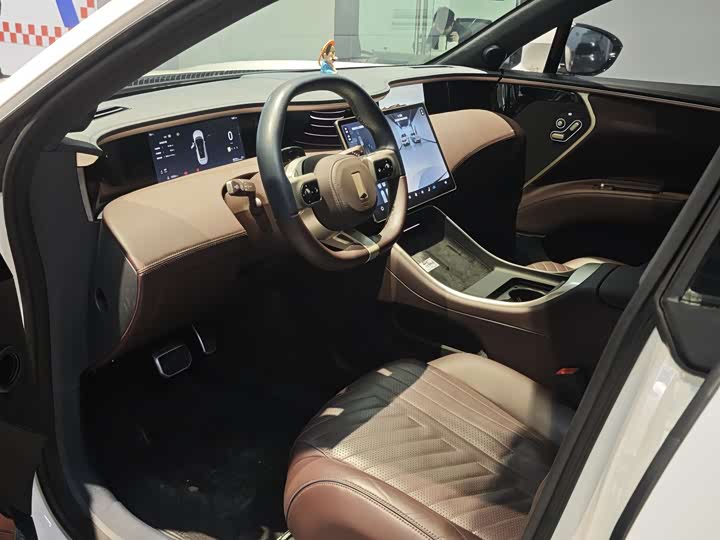 Фото 4 - Avatr 11