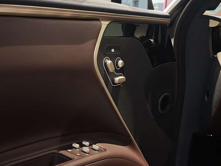 Фото 7 - Avatr 11