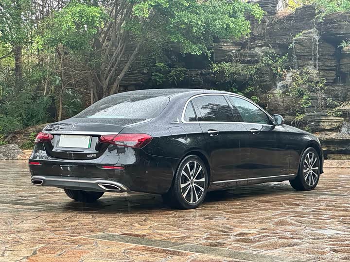 Фото 9 - Mercedes-Benz E-Class Hybrid