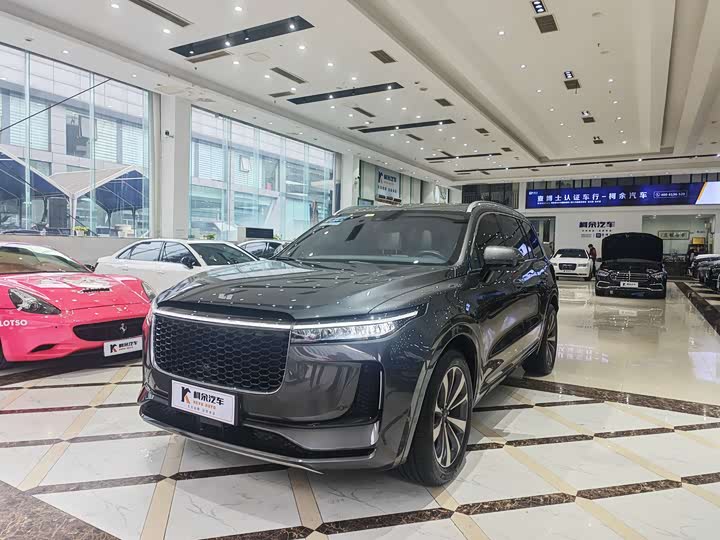 Фото 2 - LiXiang One