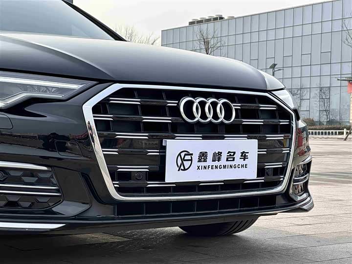 Фото 4 - Audi A6L