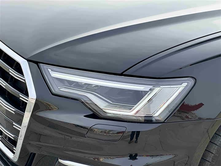 Фото 5 - Audi A6L