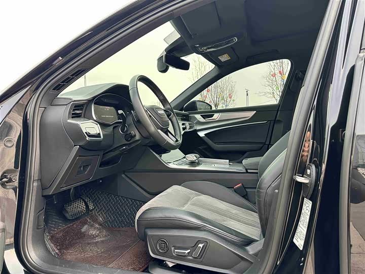 Фото 6 - Audi A6L