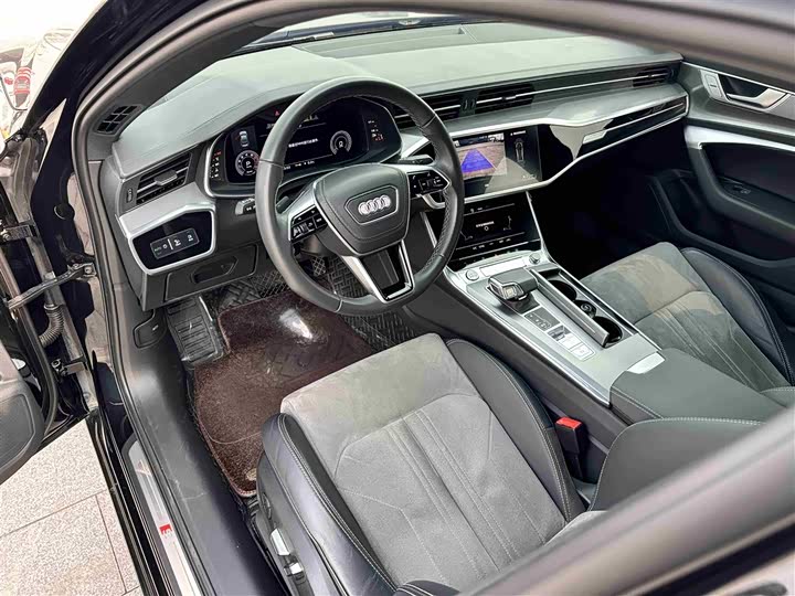 Фото 7 - Audi A6L