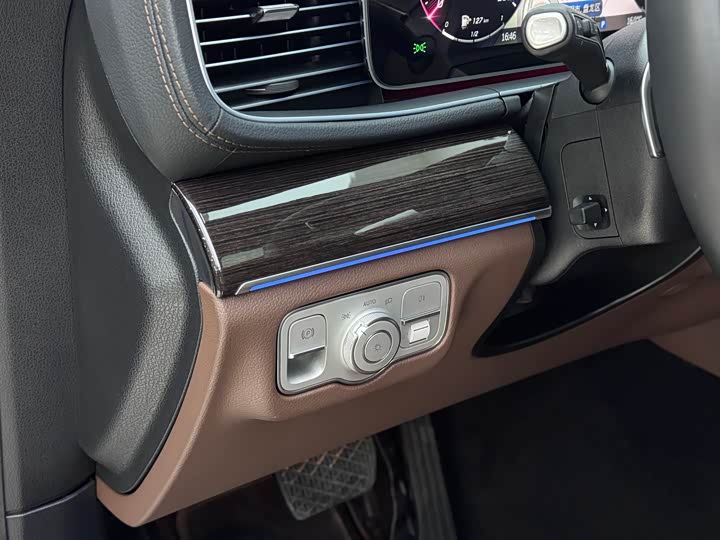 Фото 8 - Mercedes-Benz GLE-Class