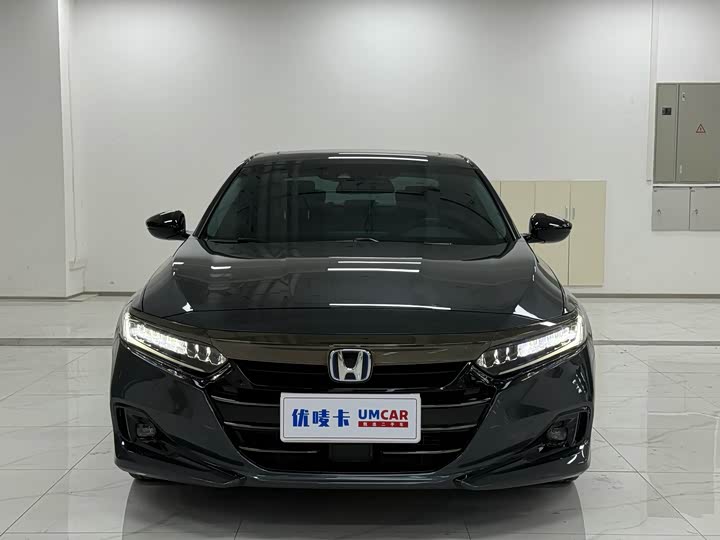 Фото 2 - Honda Accord