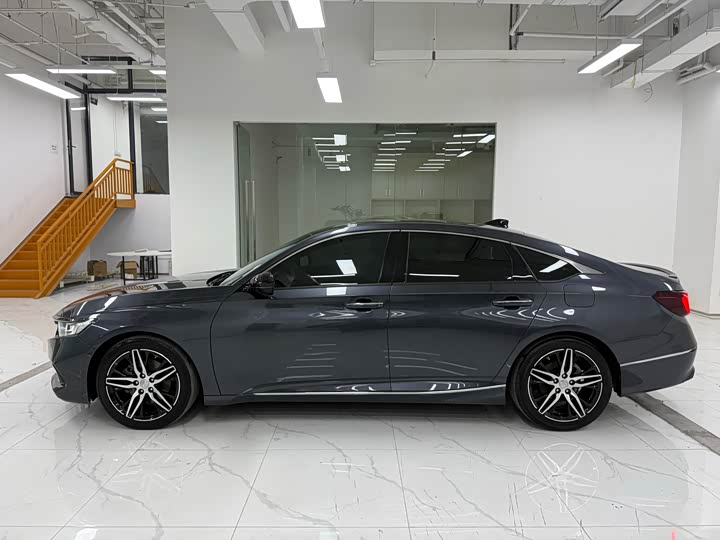 Фото 3 - Honda Accord