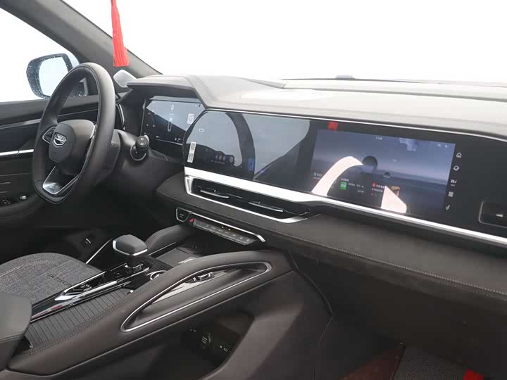 Фото 4 - Geely Monjaro