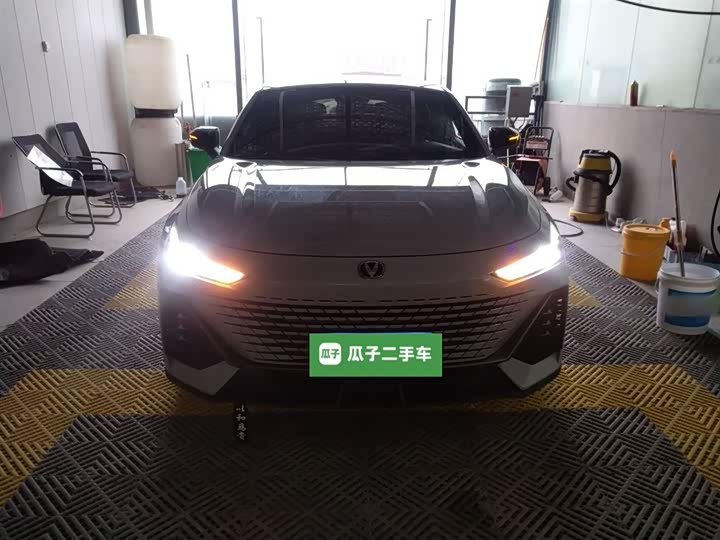 Фото 3 - Changan UNI-V