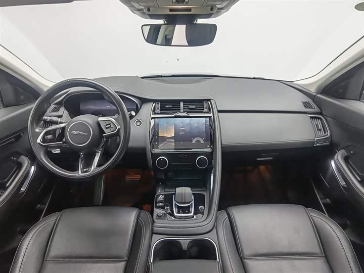 Фото 5 - Jaguar E-Pace