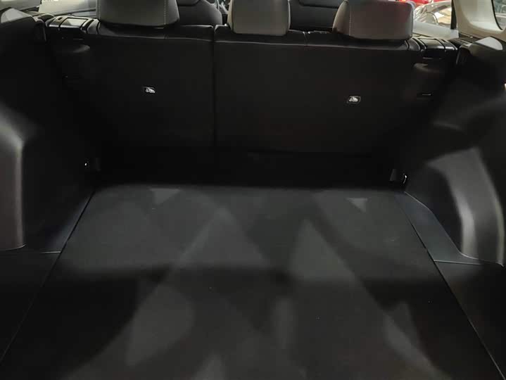 Фото 4 - Toyota RAV4