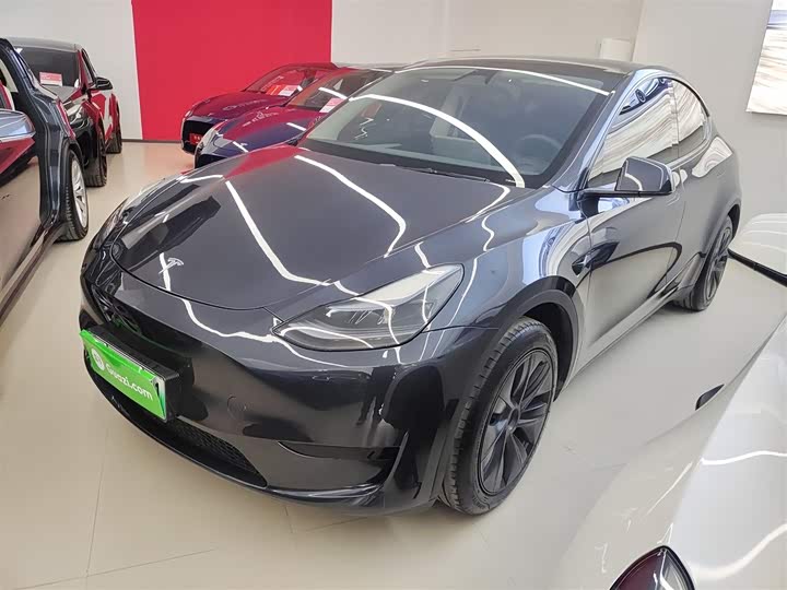 Фото 1 - Tesla Model Y