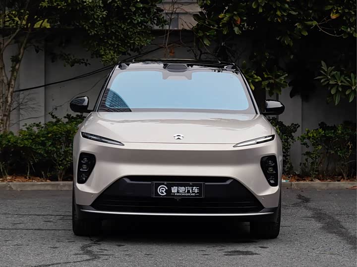 Фото 2 - Nio ES8