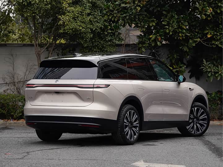 Фото 5 - Nio ES8