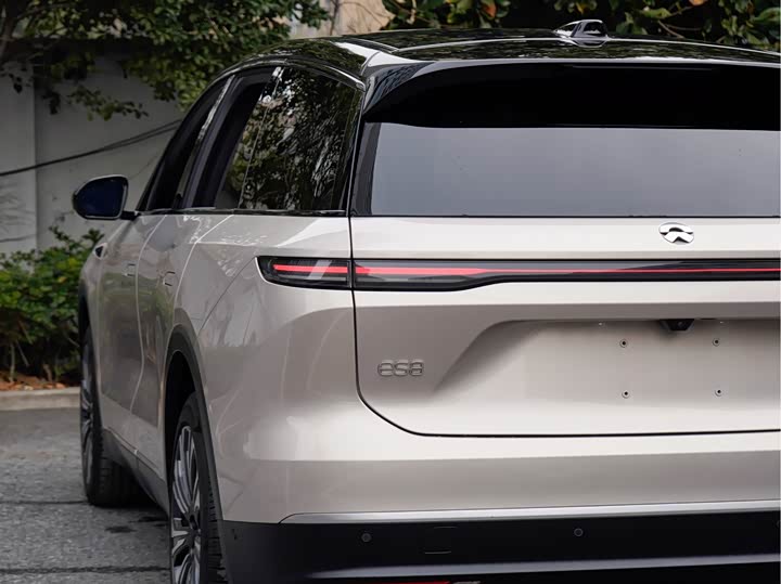 Фото 7 - Nio ES8