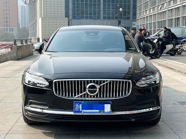 Фото 2 - Volvo S90