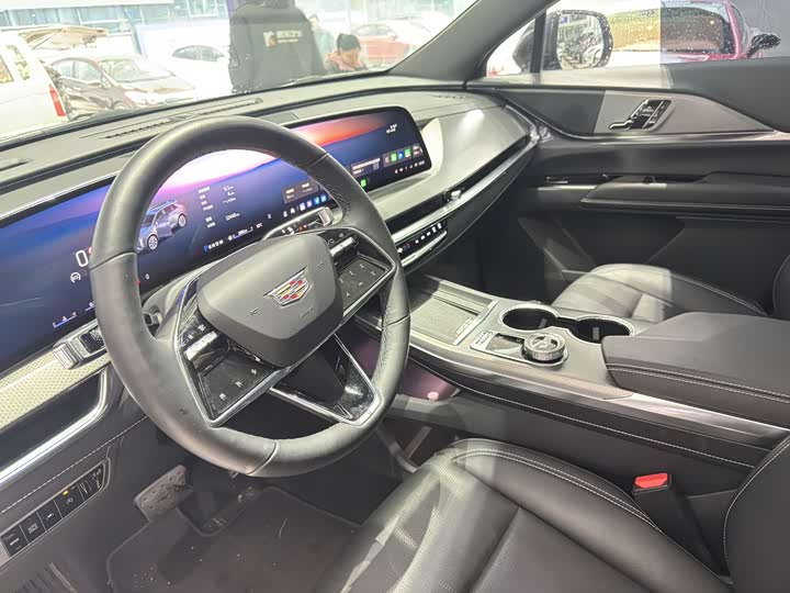 Фото 5 - Cadillac XT5