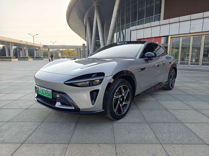 Фото 1 - Xiaomi YU7