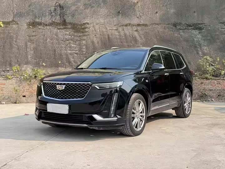Фото 1 - Cadillac XT6