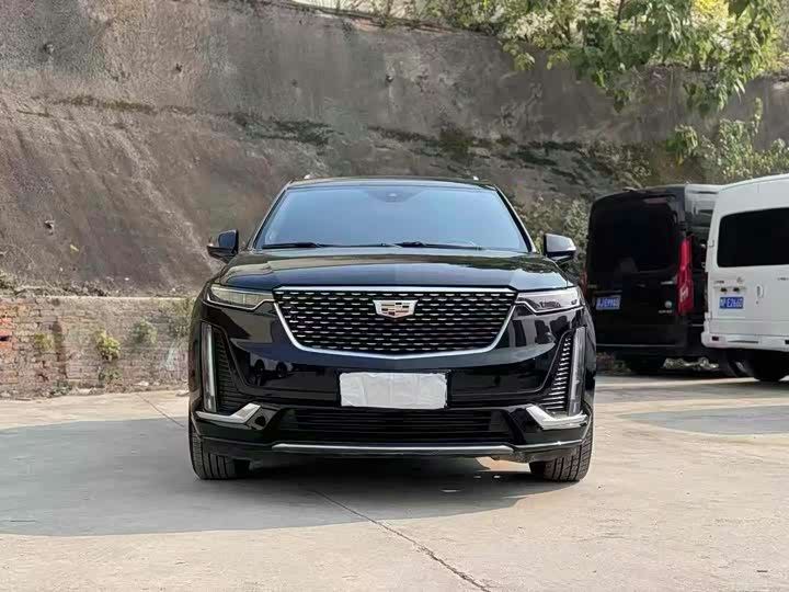 Фото 2 - Cadillac XT6