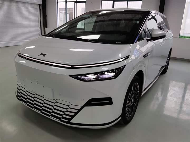 Фото 2 - XPeng X9