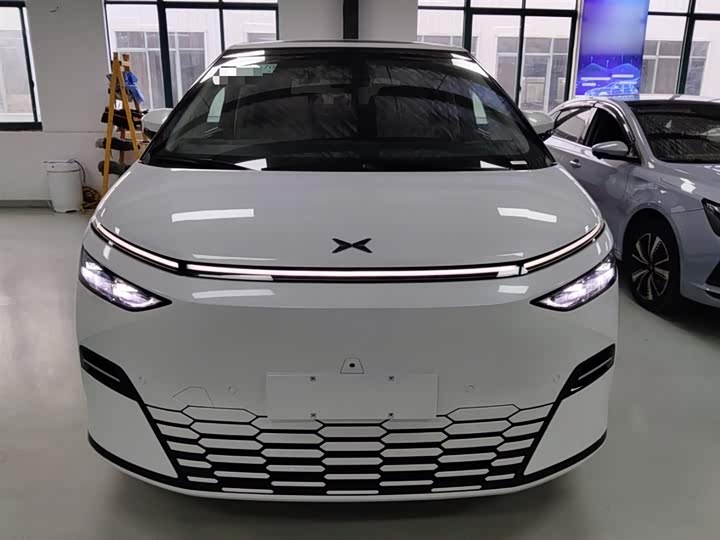 Фото 3 - XPeng X9