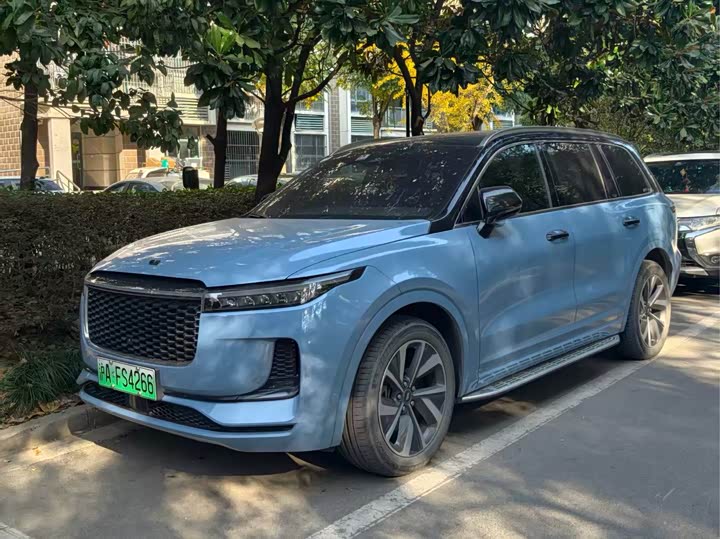 Фото 1 - LiXiang One