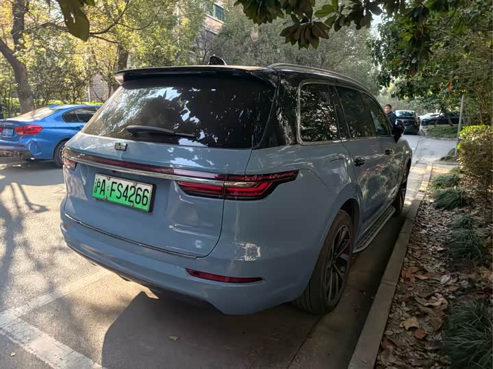 Фото 5 - LiXiang One