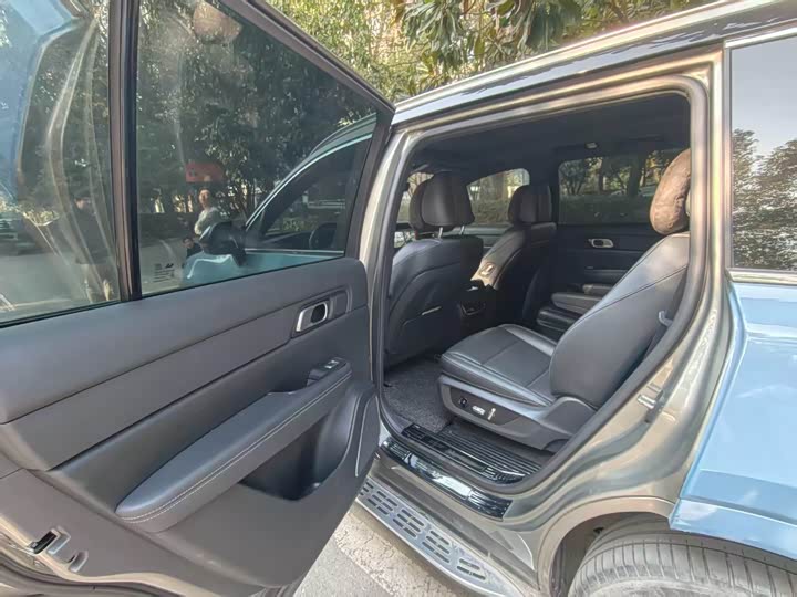 Фото 8 - LiXiang One