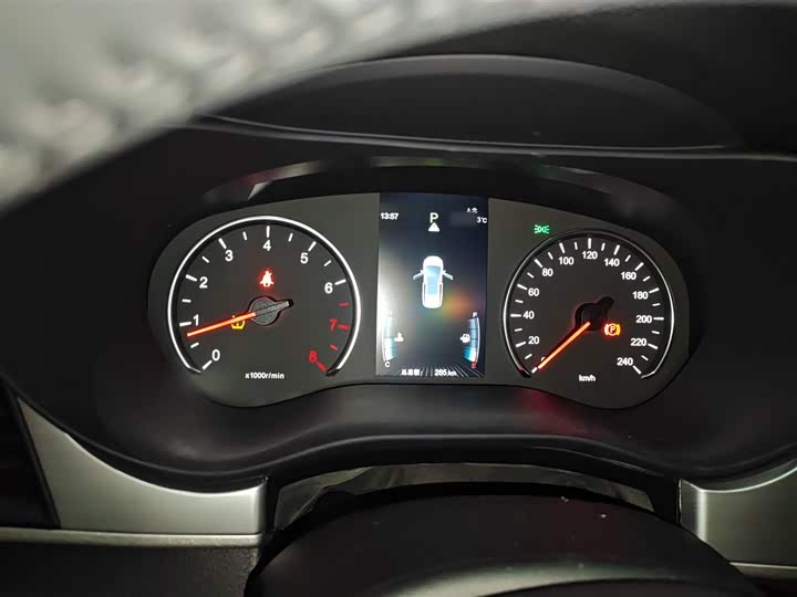 Фото 4 - BYD Song Max