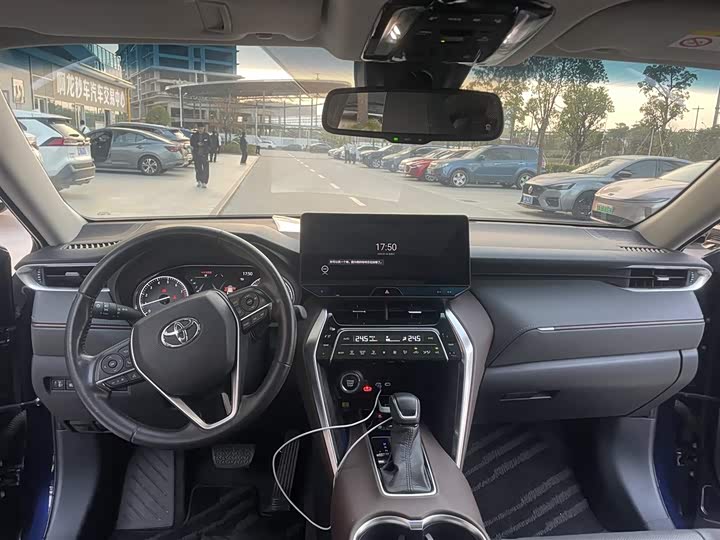 Фото 5 - Toyota Harrier