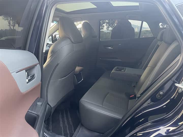 Фото 6 - Toyota Harrier