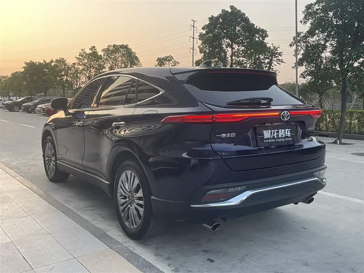 Фото 7 - Toyota Harrier