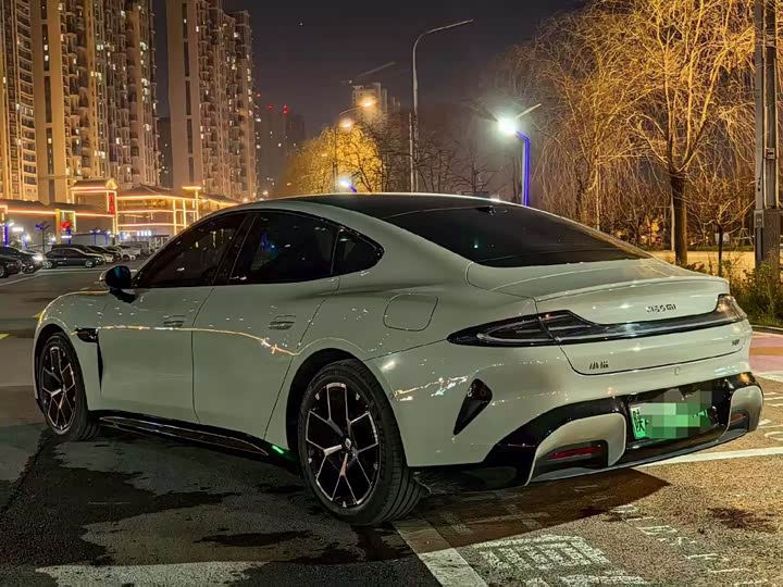 Фото 9 - Xiaomi SU7