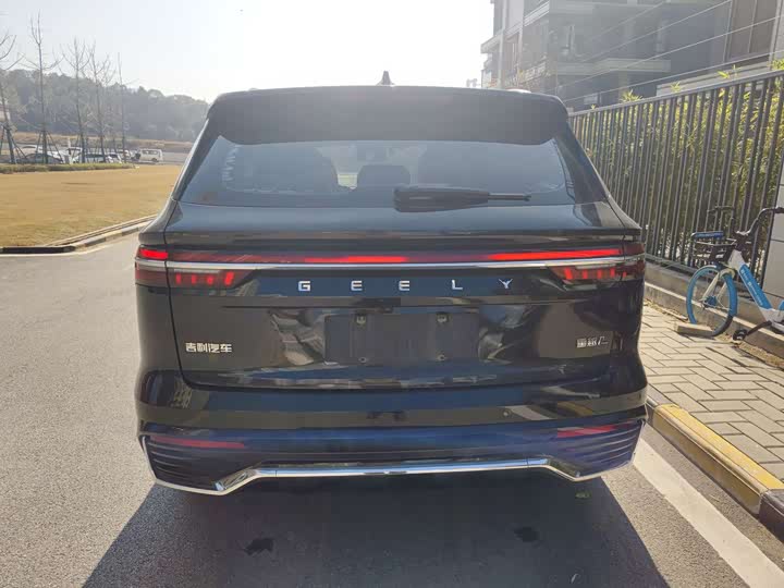 Фото 9 - Geely Monjaro