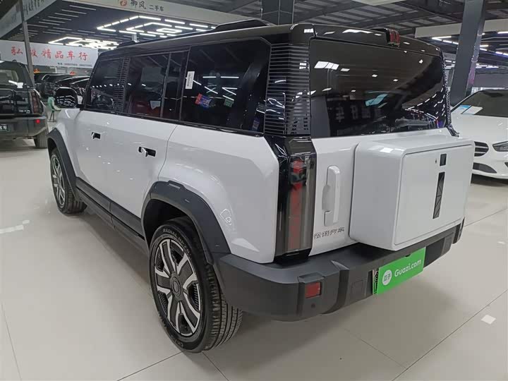 Фото 5 - Chery iCar 03