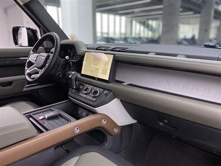 Фото 9 - Land Rover Defender