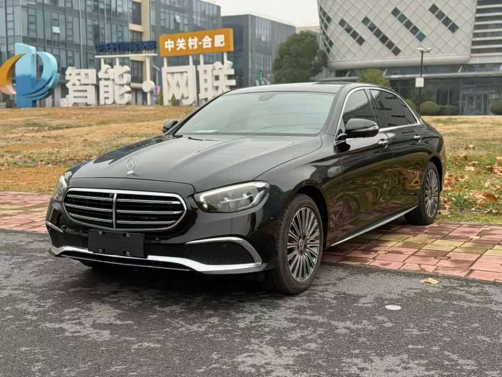 Фото 2 - Mercedes-Benz E-Class