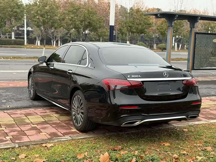 Фото 7 - Mercedes-Benz E-Class