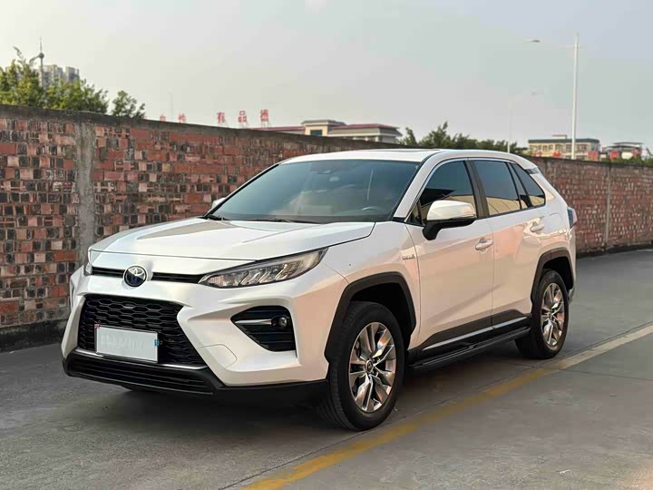 Фото 1 - Toyota Wildlander