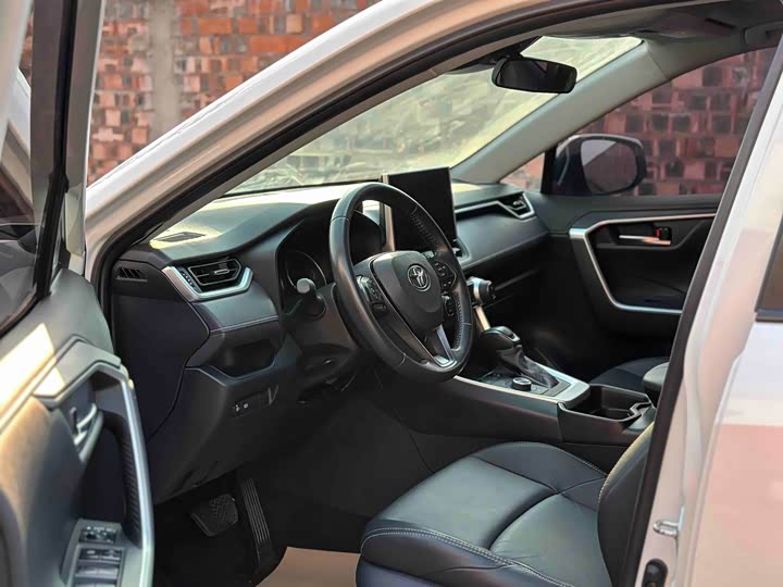 Фото 4 - Toyota Wildlander