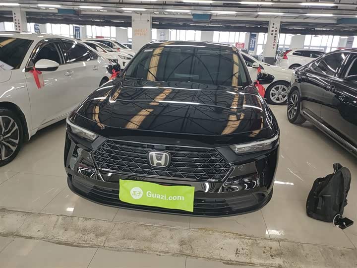 Фото 3 - Honda Accord