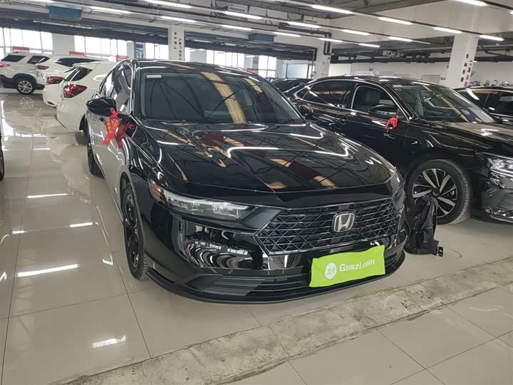 Фото 4 - Honda Accord