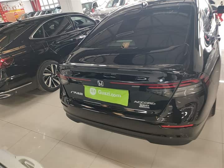 Фото 6 - Honda Accord