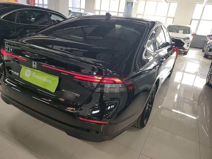 Фото 7 - Honda Accord