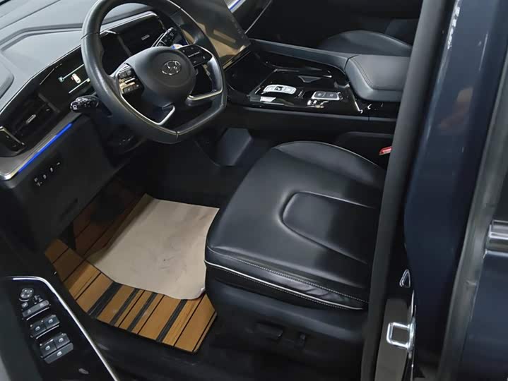 Фото 9 - Hyundai Custo