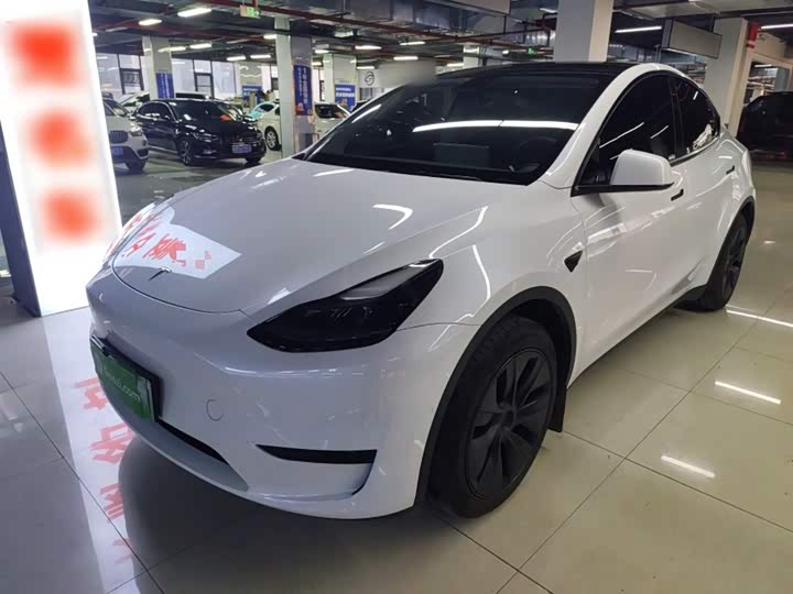Фото 1 - Tesla Model Y