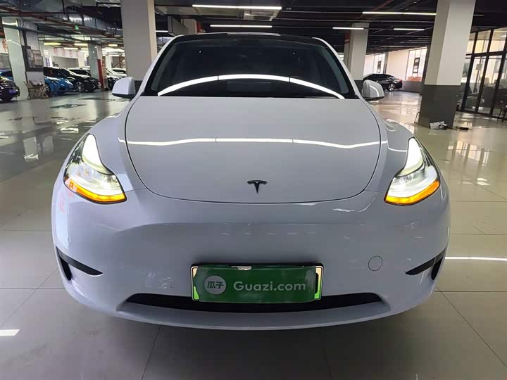 Фото 3 - Tesla Model Y