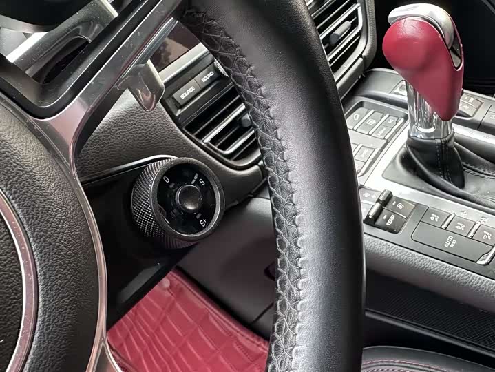 Фото 8 - Porsche Macan